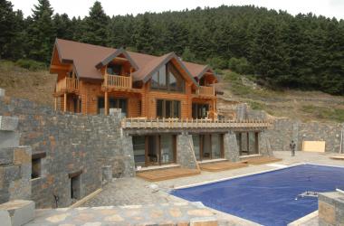 σκάλες Βασίλαινας ξύλινα σπίτια με κορμό log houses ecological greenbuilding